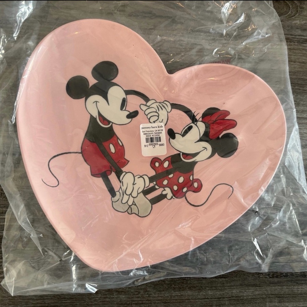 New Pottery Barn Kids Mickey and Mouse Heart Shaped Plate